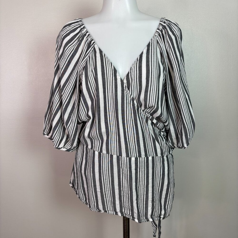 Old Navy Wrap Top XXL Gray White Striped Puff Shoulder Blouse‎ Women's